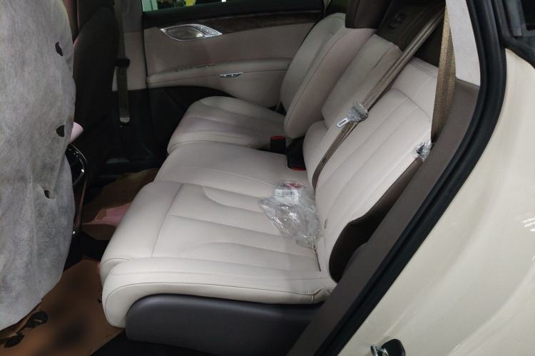 Used IM LS7 2024 90 kWh Max Elite Rear-Drive Version Interior 4