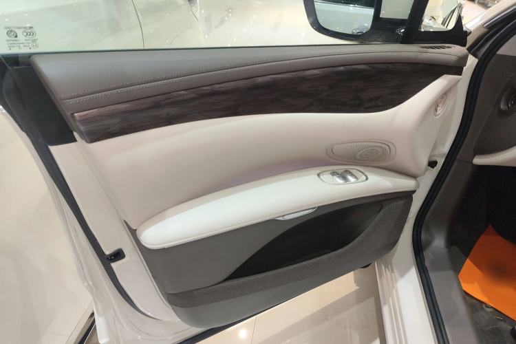 Used IM LS7 2024 90 kWh Max Elite Rear-Drive Version Interior 7