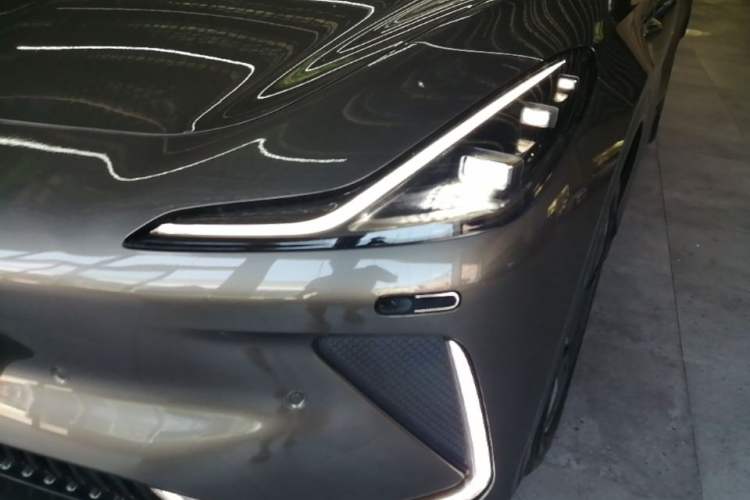 Used IM LS7 2024 90 kWh Max Elite Rear-Drive Version Left Front Headlight