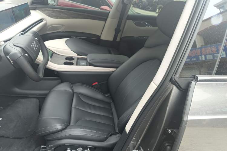 Used IM LS7 2024 90 kWh Max Elite Rear-Drive Version Left Front Seat