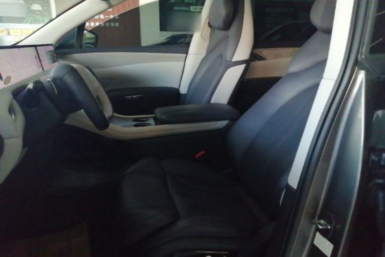 Used IM LS7 2024 90 kWh Max Elite Rear-Drive Version Left Front Seat
