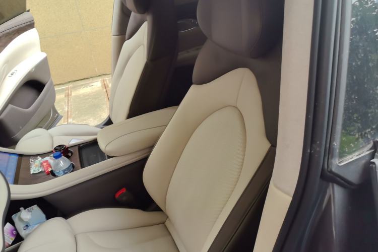Used IM LS7 2024 100kWh Max Lux Rear-Drive Version Left Front Seat