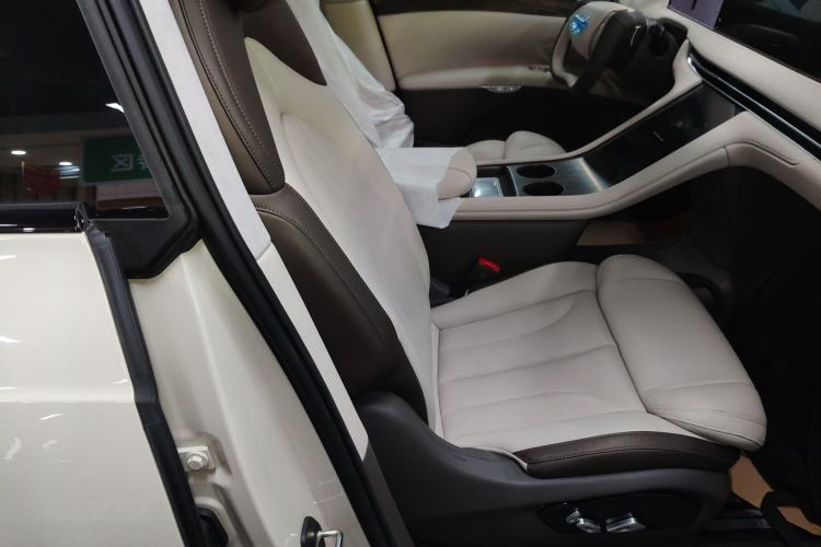 Used IM LS7 2024 90 kWh Max Elite Rear-Drive Version Right Front Seat