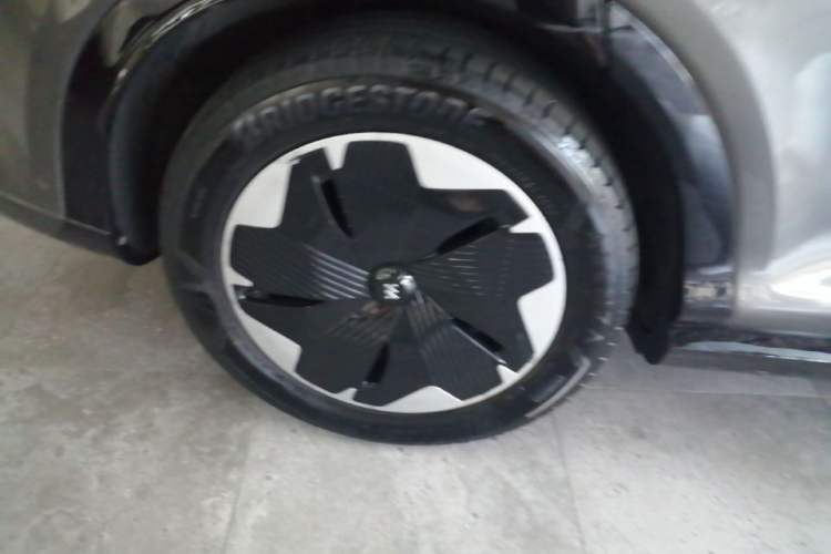 Used IM LS7 2024 90 kWh Max Elite Rear-Drive Version Right Rear Wheel Hub