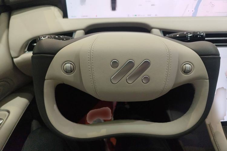 Used IM LS7 2024 90 kWh Max Elite Rear-Drive Version Steering Wheel