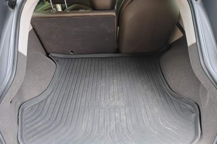 Used IM LS7 2024 100kWh Max Lux Rear-Drive Version Trunk