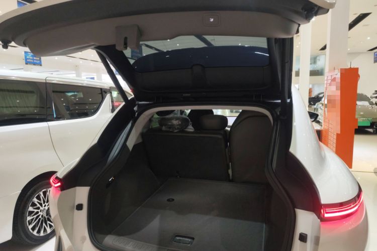 Used IM LS7 2024 90 kWh Max Elite Rear-Drive Version Trunk