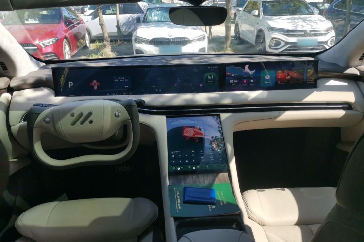 Used IM LS7 2024 100kWh Max Lux Rear-Drive Version Center Console