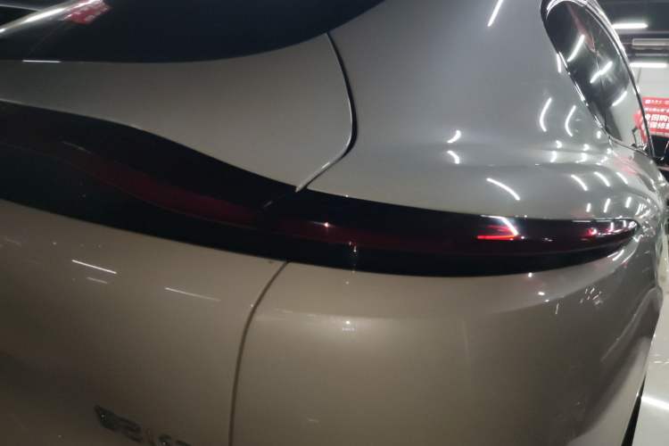 Used IM LS7 2024 90 kWh Max Elite Rear-Drive Version Exterior 2
