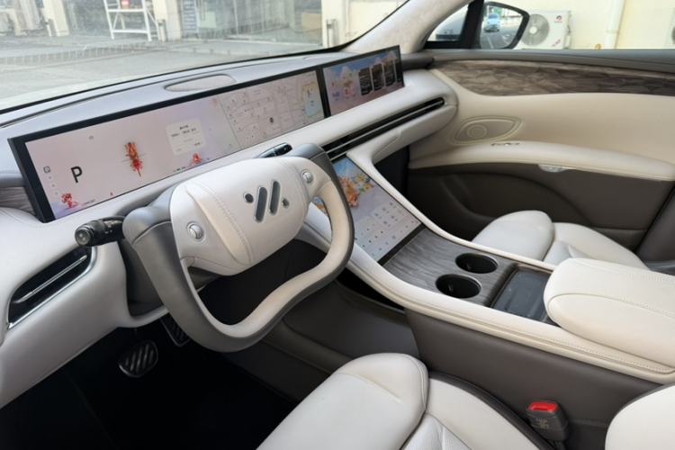 Used IM LS7 2024 100kWh Max Lux Rear-Drive Version Interior 3