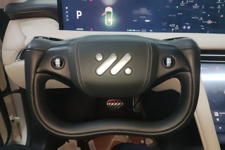 Used IM LS7 2024 90 kWh Max Elite Rear-Drive Version Steering Wheel