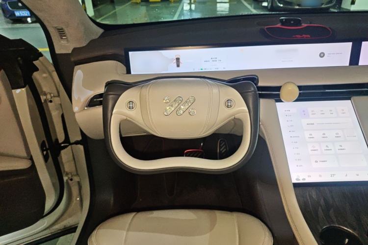 Used IM LS7 2024 90 kWh Max Elite Rear-Drive Version Steering Wheel