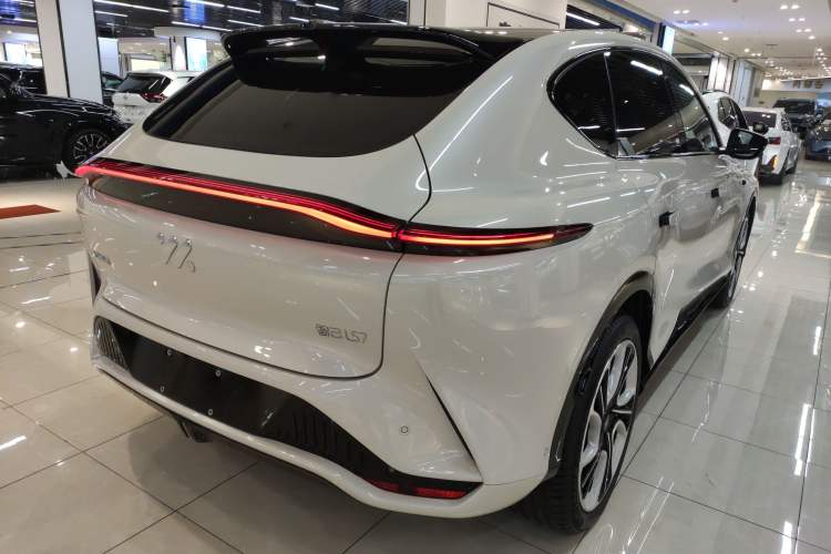 Used IM LS7 2024 90 kWh Max Elite Rear-Drive Version Exterior 5