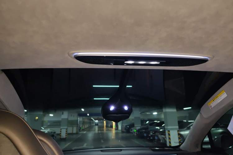 Used IM LS7 2024 90 kWh Max Elite Rear-Drive Version Headliner