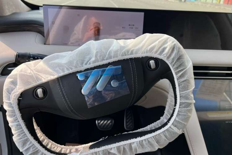 Used IM LS7 2024 90 kWh Max Elite Rear-Drive Version Interior 13