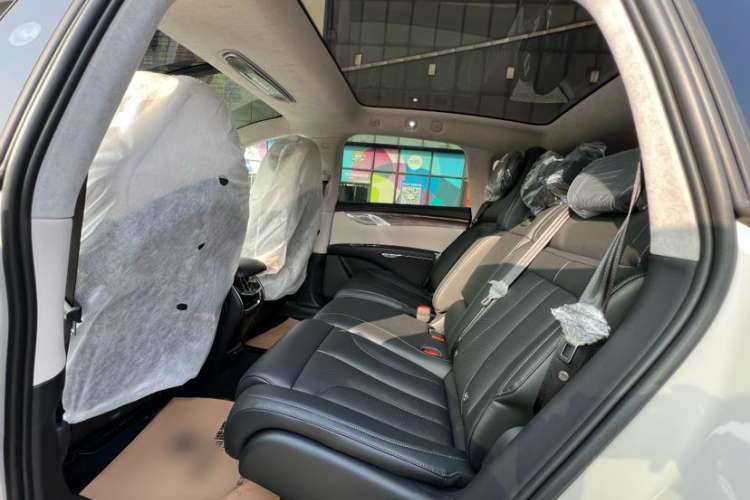 Used IM LS7 2024 90 kWh Max Elite Rear-Drive Version Interior 15