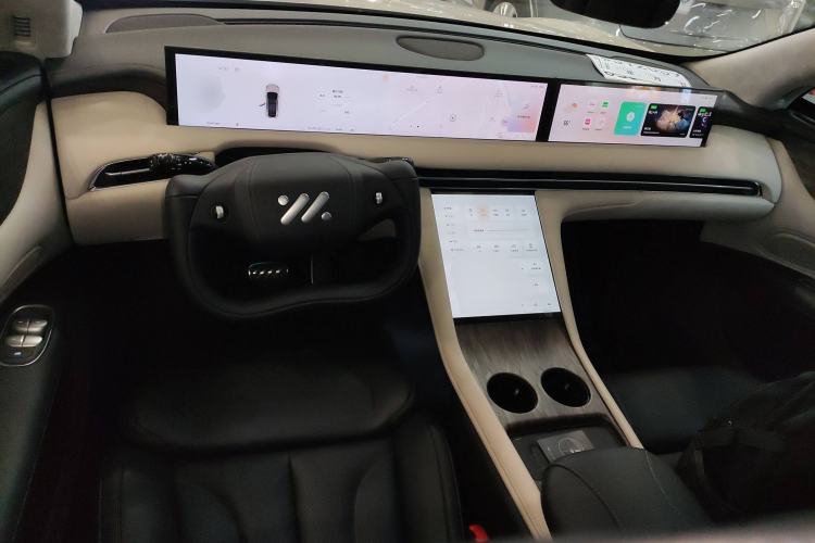 Used IM LS7 2024 90 kWh Max Elite Rear-Drive Version Interior 2