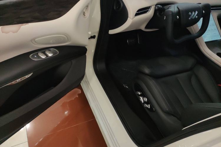 Used IM LS7 2024 90 kWh Max Elite Rear-Drive Version Interior 3