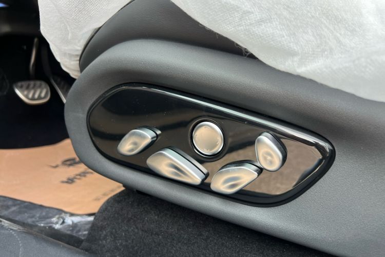 Used IM LS7 2024 90 kWh Max Elite Rear-Drive Version Interior 6