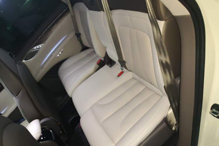 Used IM LS7 2024 90 kWh Max Elite Rear-Drive Version Left Rear Seat