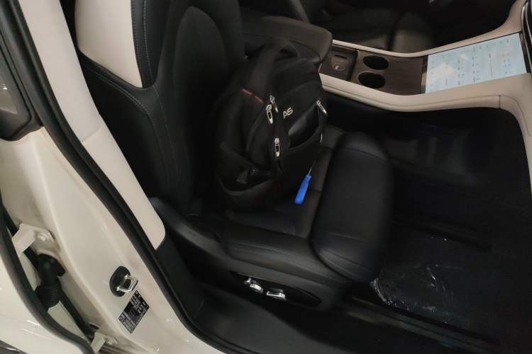 Used IM LS7 2024 90 kWh Max Elite Rear-Drive Version Right Front Seat