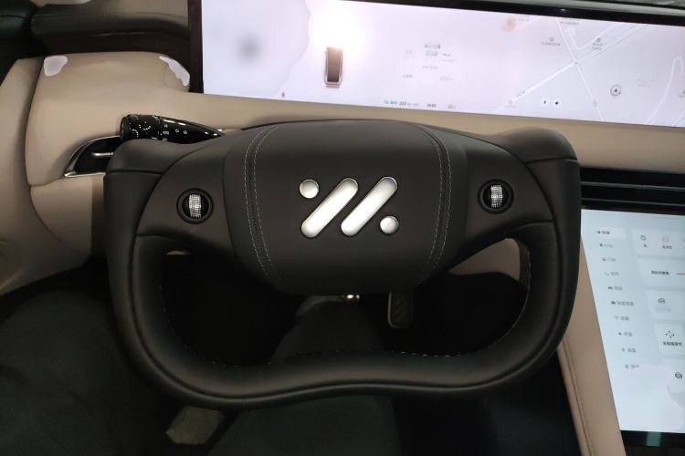 Used IM LS7 2024 90 kWh Max Elite Rear-Drive Version Steering Wheel