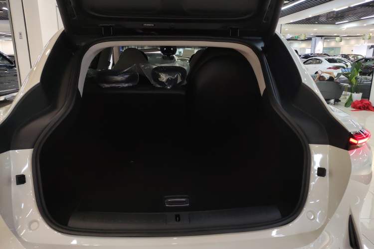 Used IM LS7 2024 90 kWh Max Elite Rear-Drive Version Trunk