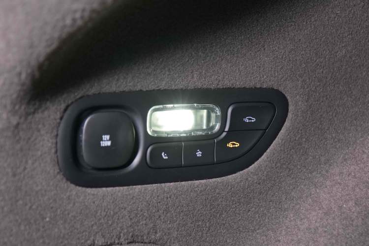 Used IM LS7 2024 90 kWh Max Elite Rear-Drive Version Interior 15