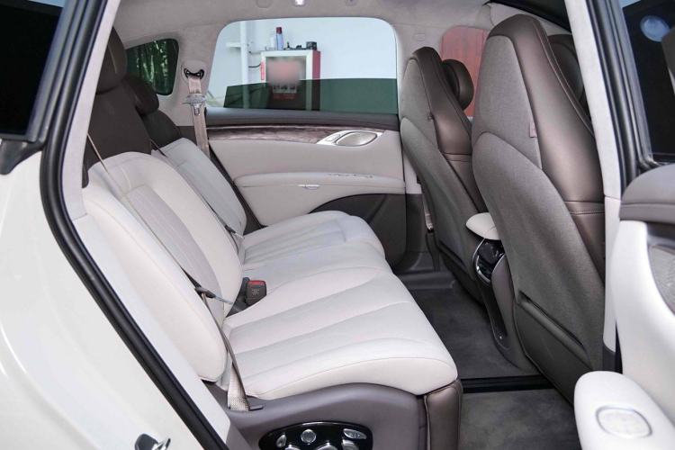 Used IM LS7 2024 90 kWh Max Elite Rear-Drive Version Interior 6