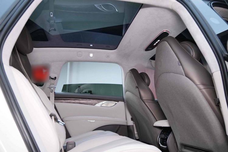 Used IM LS7 2024 90 kWh Max Elite Rear-Drive Version Interior 8