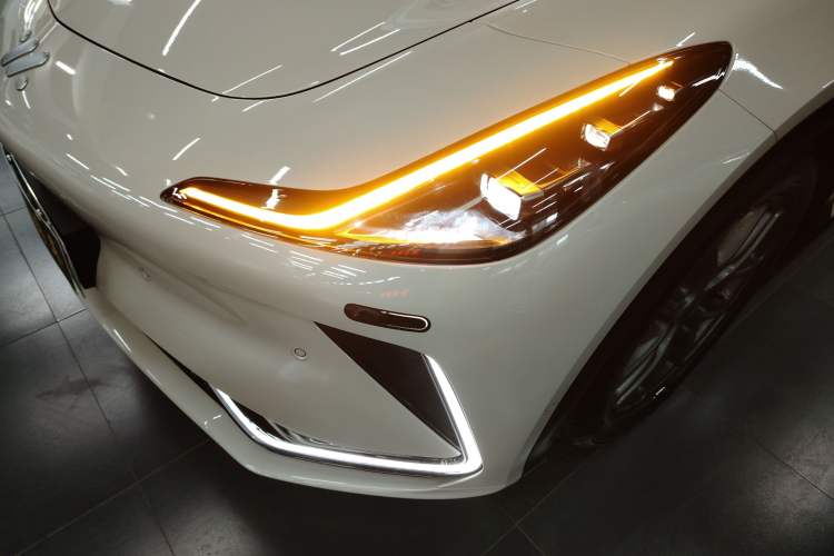 Used IM LS7 2024 90 kWh Max Elite Rear-Drive Version Left Front Headlight