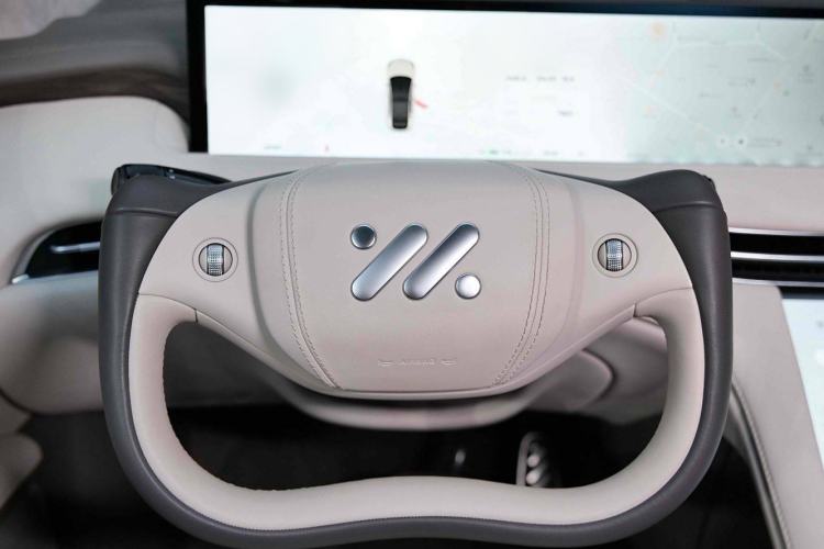 Used IM LS7 2024 90 kWh Max Elite Rear-Drive Version Steering Wheel