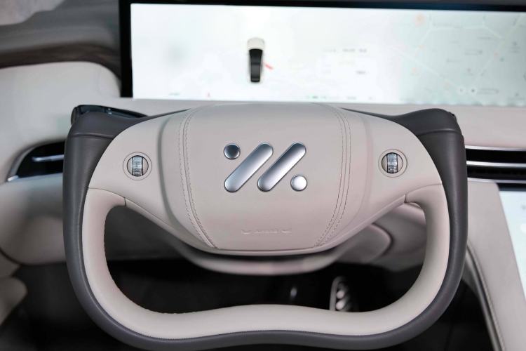 Used IM LS7 2024 90 kWh Max Elite Rear-Drive Version Steering Wheel