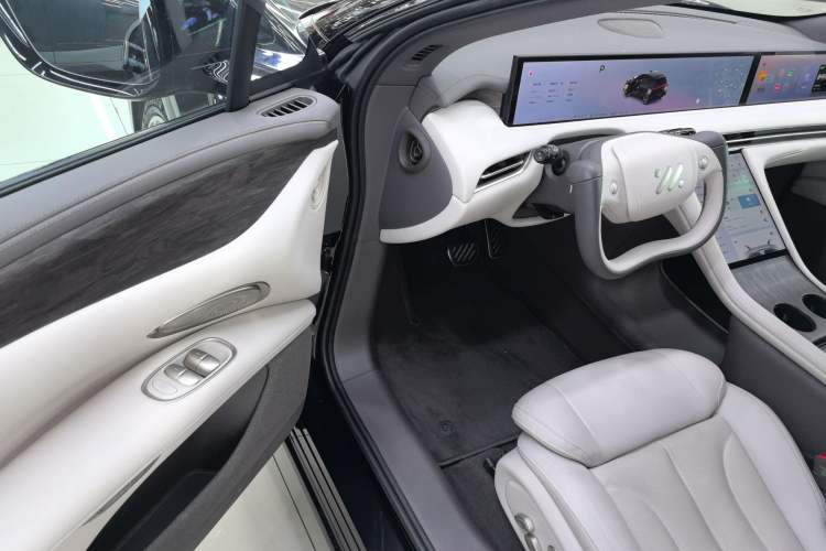 Used IM LS7 2025 New Edition Ultra Interior 3
