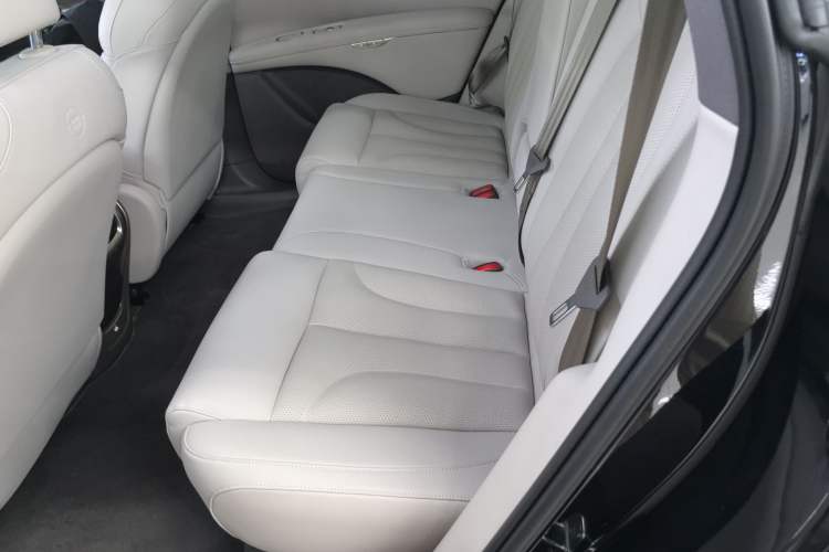 Used IM LS7 2025 New Edition Ultra Interior 4