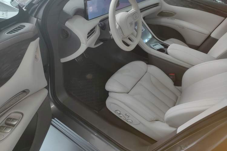 Used IM LS7 2025 New Edition Ultra Interior 3