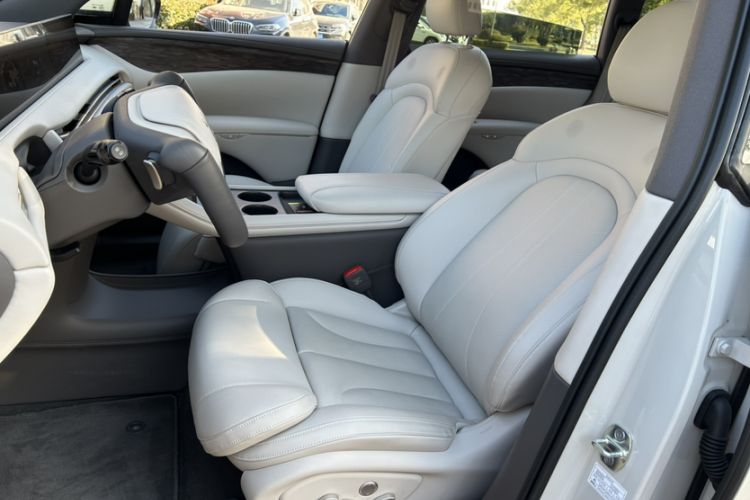 Used IM LS7 2025 New Edition Ultra Left Front Seat