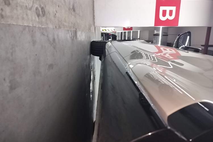 Used IM LS7 2025 New Edition Ultra Left Side Sill