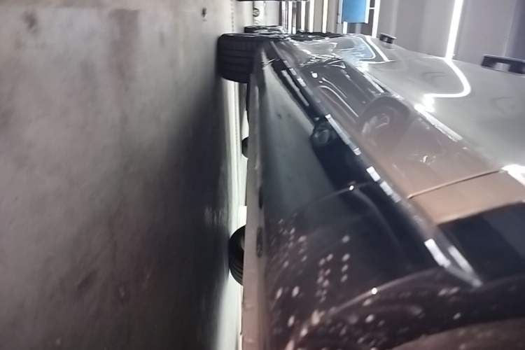 Used IM LS7 2025 New Edition Ultra Right Side Sill