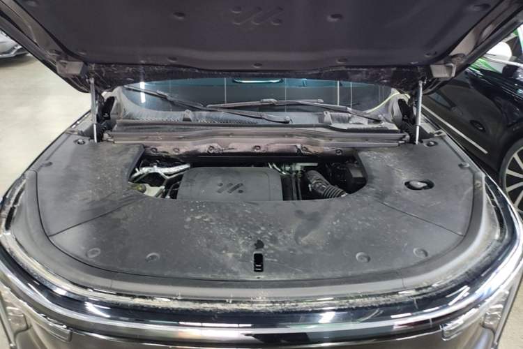 Used IM LS9 2026 Model 52 Ultra Engine Bay