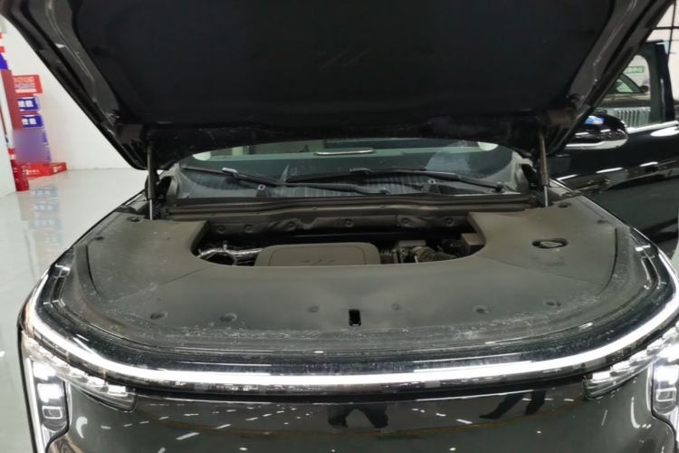 Used IM LS9 2026 Model 52 Ultra Engine Bay