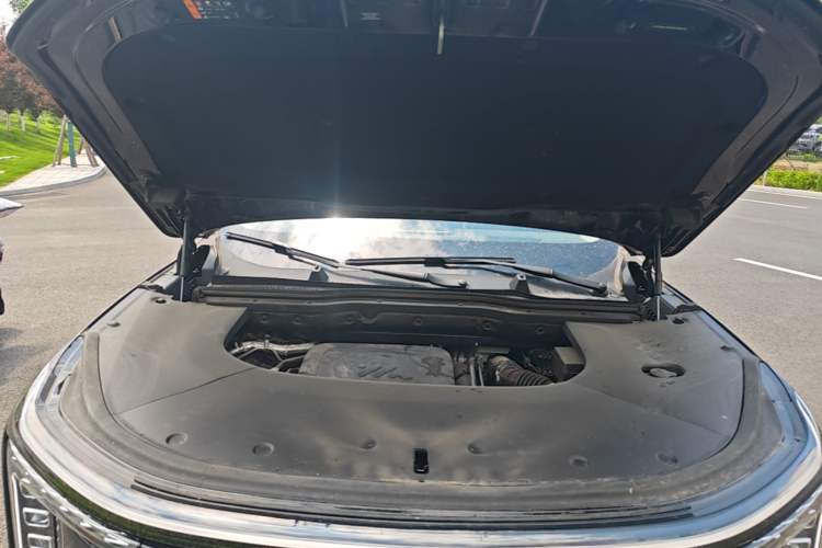 Used IM LS9 2026 Model 52 Ultra Engine Bay
