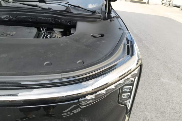 Used IM LS9 2026 Model 52 Ultra Engine Bay Left