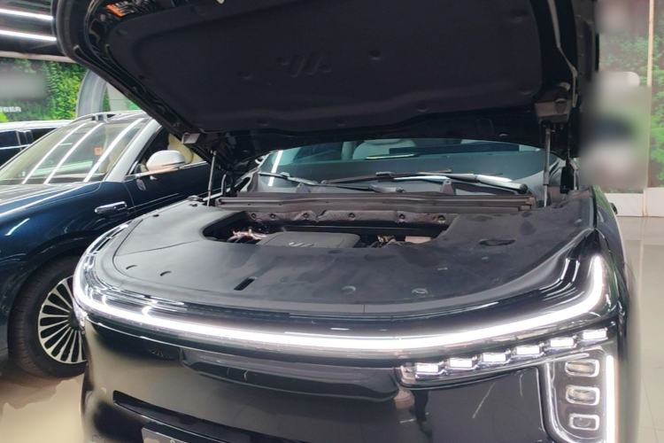 Used IM LS9 2026 Model 52 Ultra Engine Bay