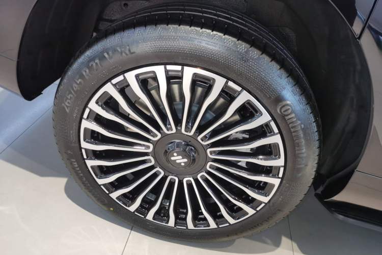 Used IM LS9 2026 Model 66 Ultra Exterior 5