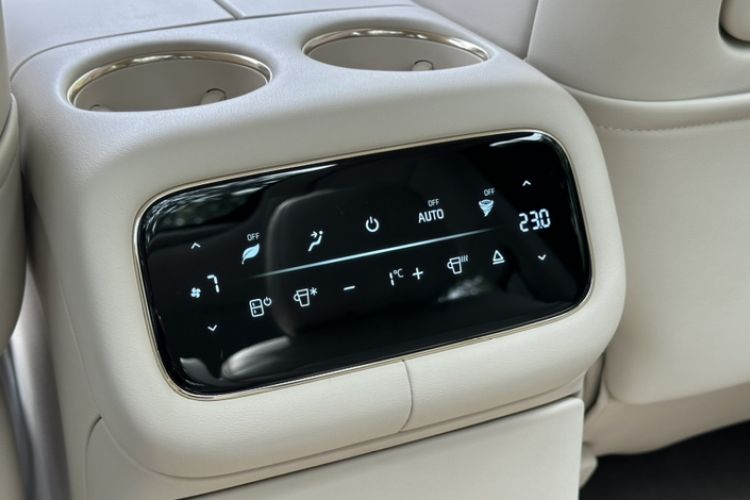Used IM LS9 2026 Model 66 Ultra Interior 4