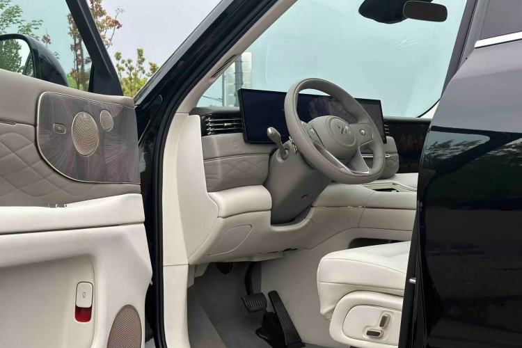 Used IM LS9 2026 Model 66 Ultra Interior 5