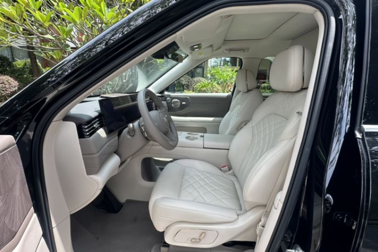Used IM LS9 2026 Model 66 Ultra Interior 8