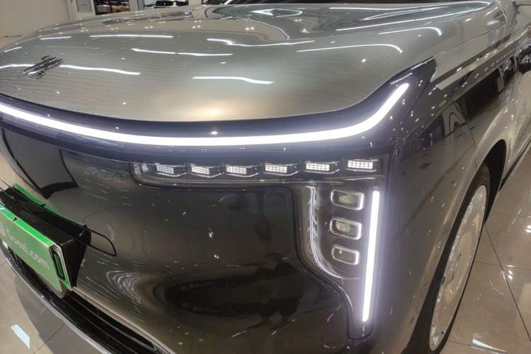 Used IM LS9 2026 Model 52 Ultra Left Front Headlight