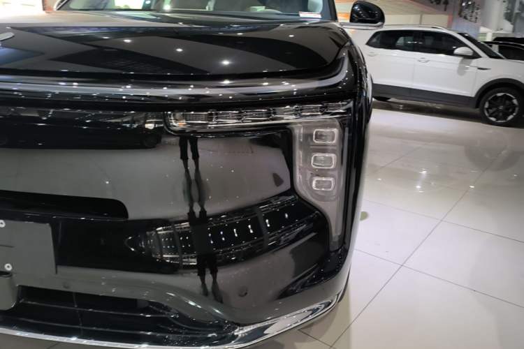 Used IM LS9 2026 Model 52 Ultra Left Front Headlight